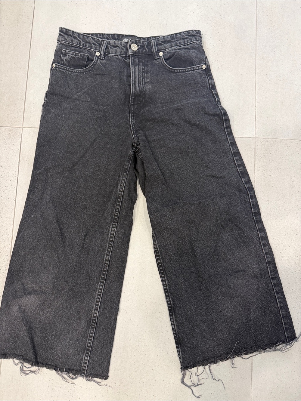 Zara Black High-Rise Wide-Leg Raw Hem Jeans